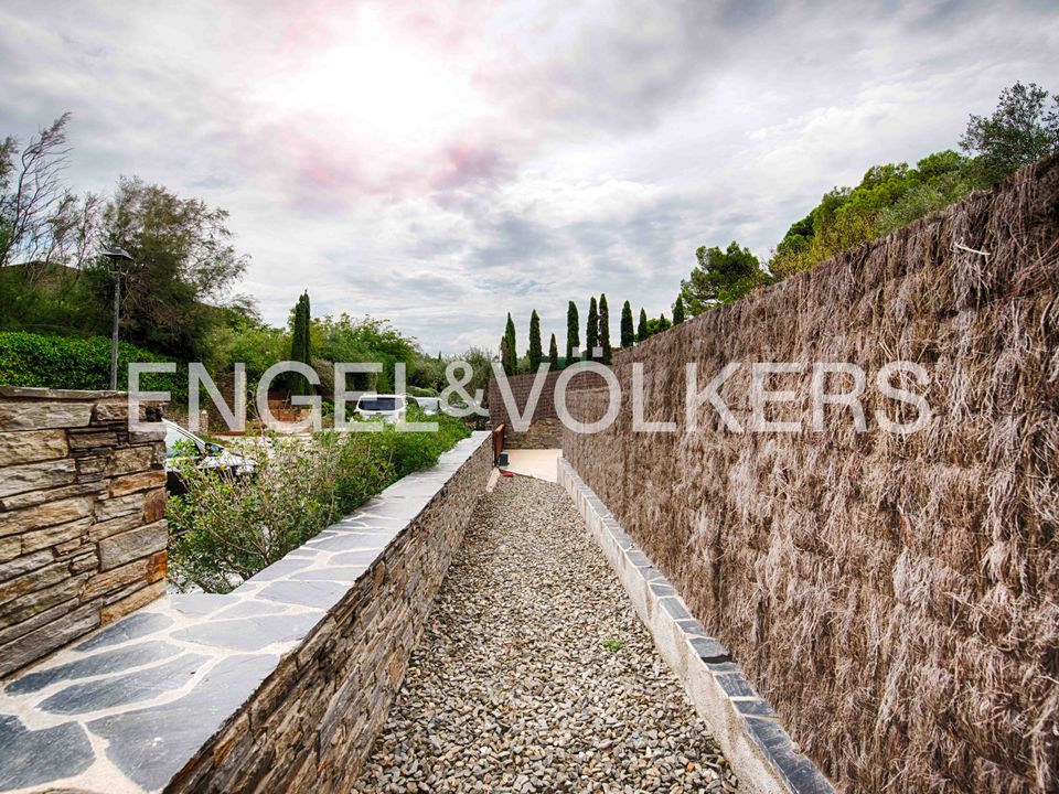 Villa in Cadaques, Gerona - foto 1