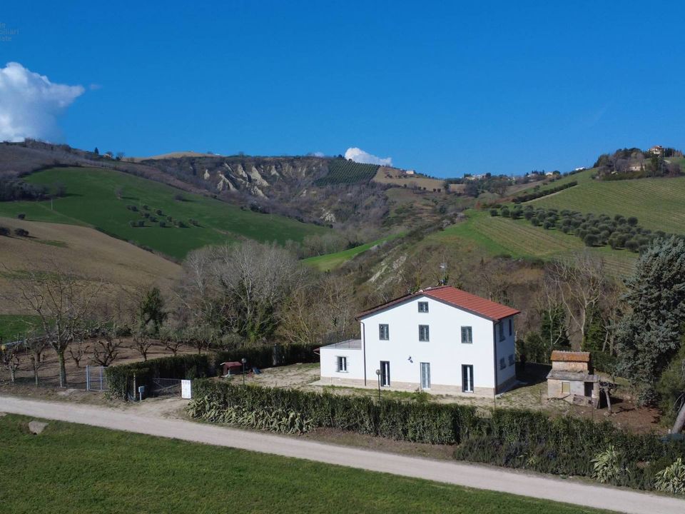 Landejendom i Castignano, Ascoli Piceno - foto 1