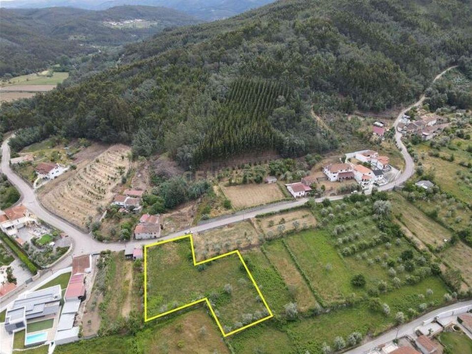 Helårsgrund i Vila Nova de Ceira, Coimbra - foto 4