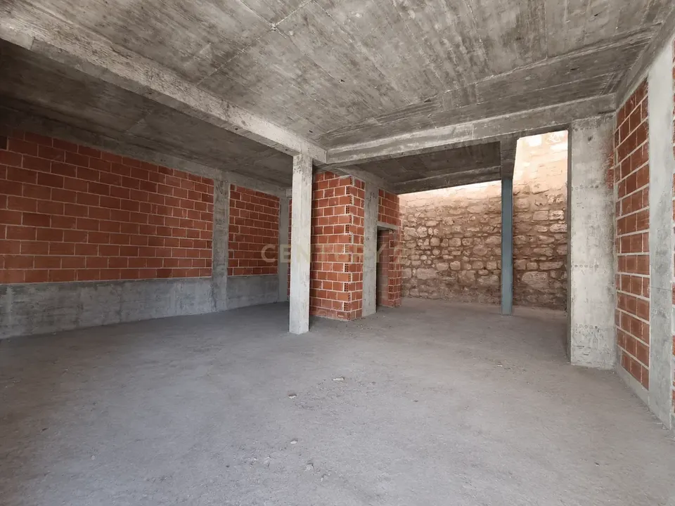 Erhvervsejendom i Santa Barbara de Nexe, Faro - foto 2