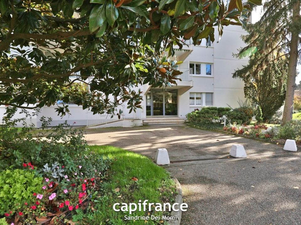 Lejlighed i Sainte-Foy-les-Lyon, Rhone - foto 1