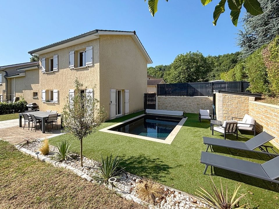 Villa in Saint-Alban-de-Roche, Isere - foto 1