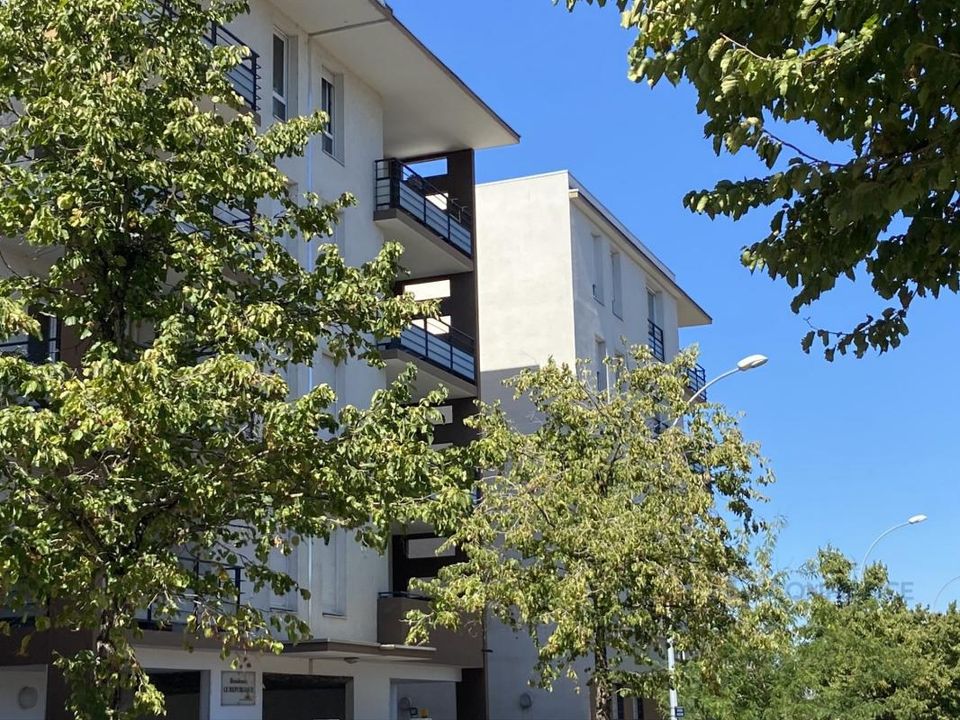 Lejlighed i Décines-Charpieu, Rhone - foto 4