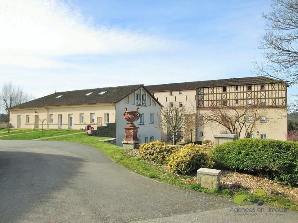 Apartament a Saint-Leonard-de-Noblat, Haute-Vienne - foto 1