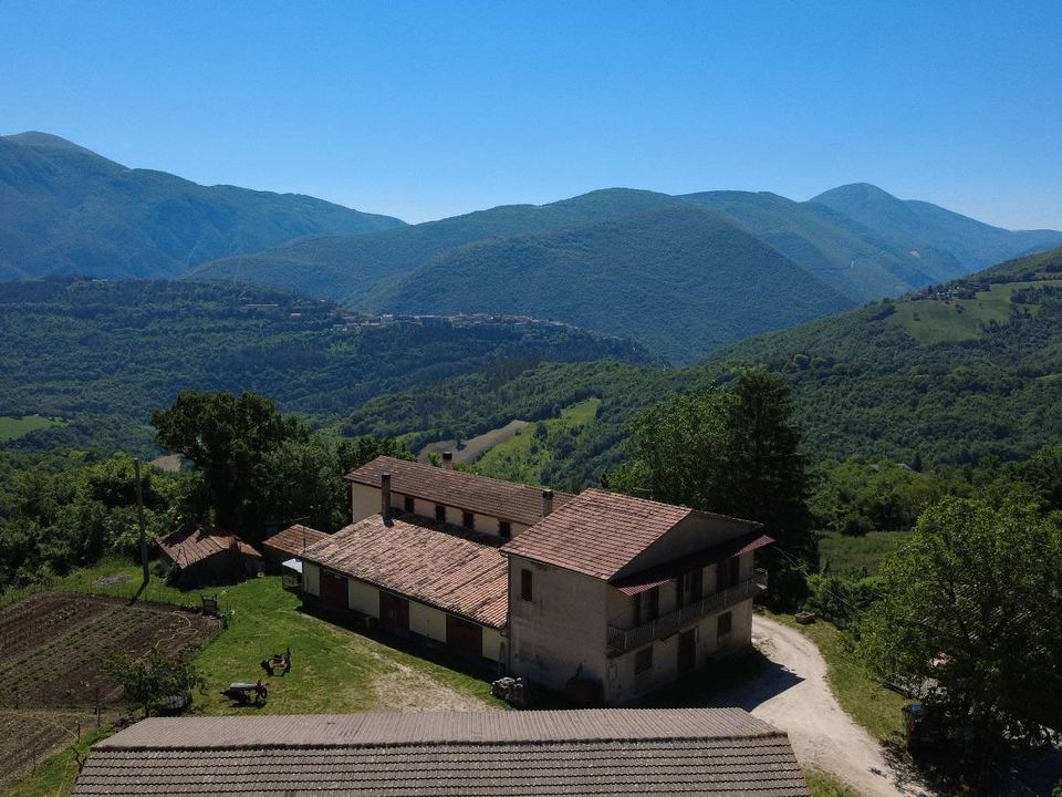 Landejendom i Cerreto di Spoleto, Perugia - foto 2