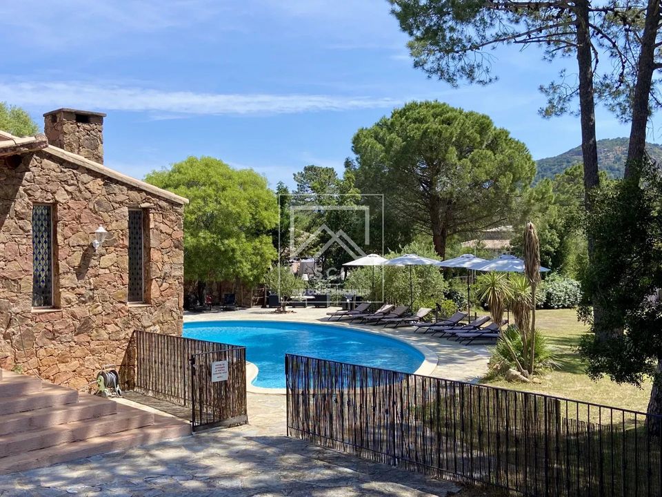Villa i Porto-Vecchio, Corse-du-Sud - foto 1