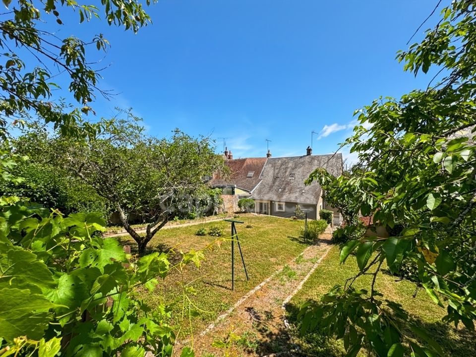 Landsbyhus i Chatillon-en-Bazois, Nievre - bilde 1
