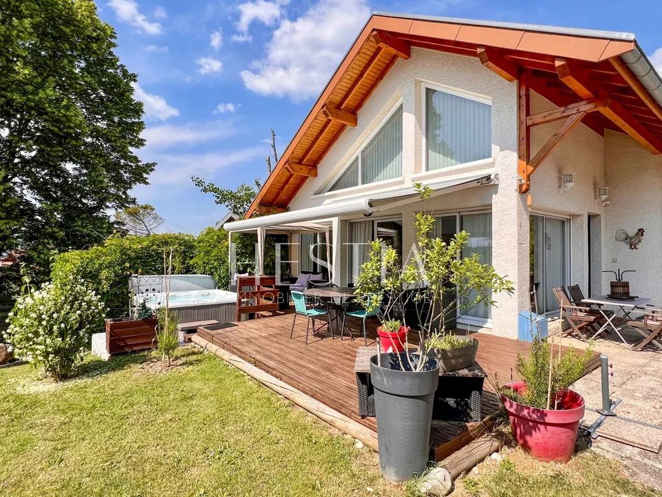 Villa i Annecy-le-Vieux, Haute-Savoie - foto 1