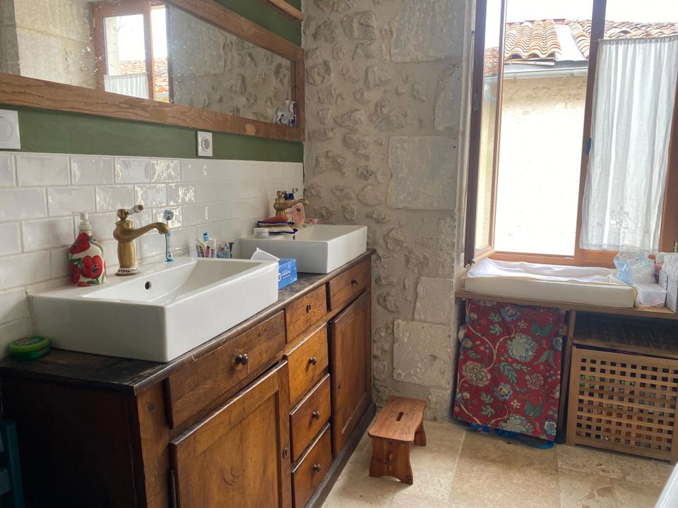Landsbyhus i Salles-Lavalette, Charente - foto 4