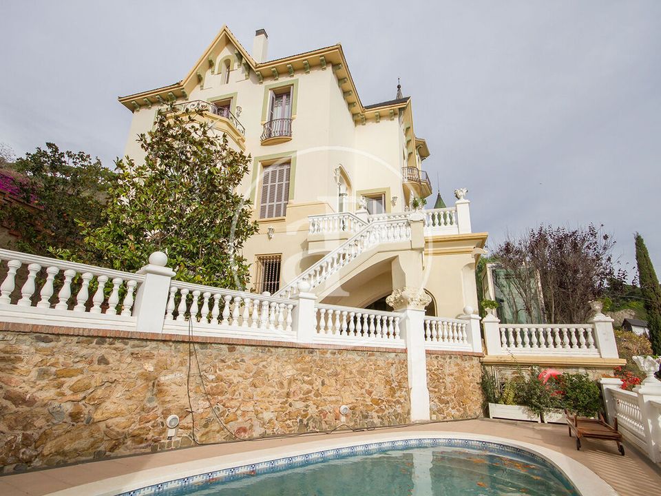 Villa - Barcelona, Barcelona - photo 1
