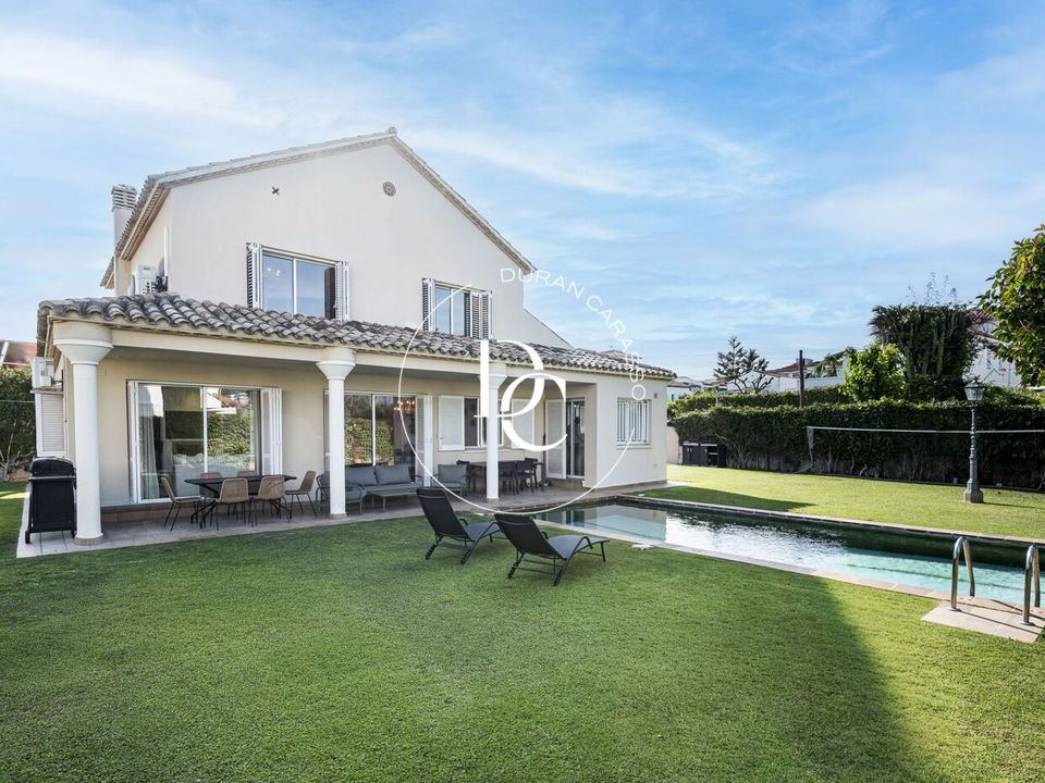 Villa a Sitges, Barcelona - foto 1