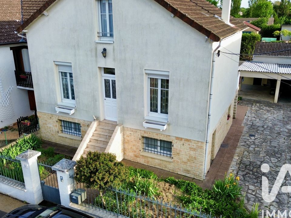 Casa de pueblo en Sens, Yonne - foto 1