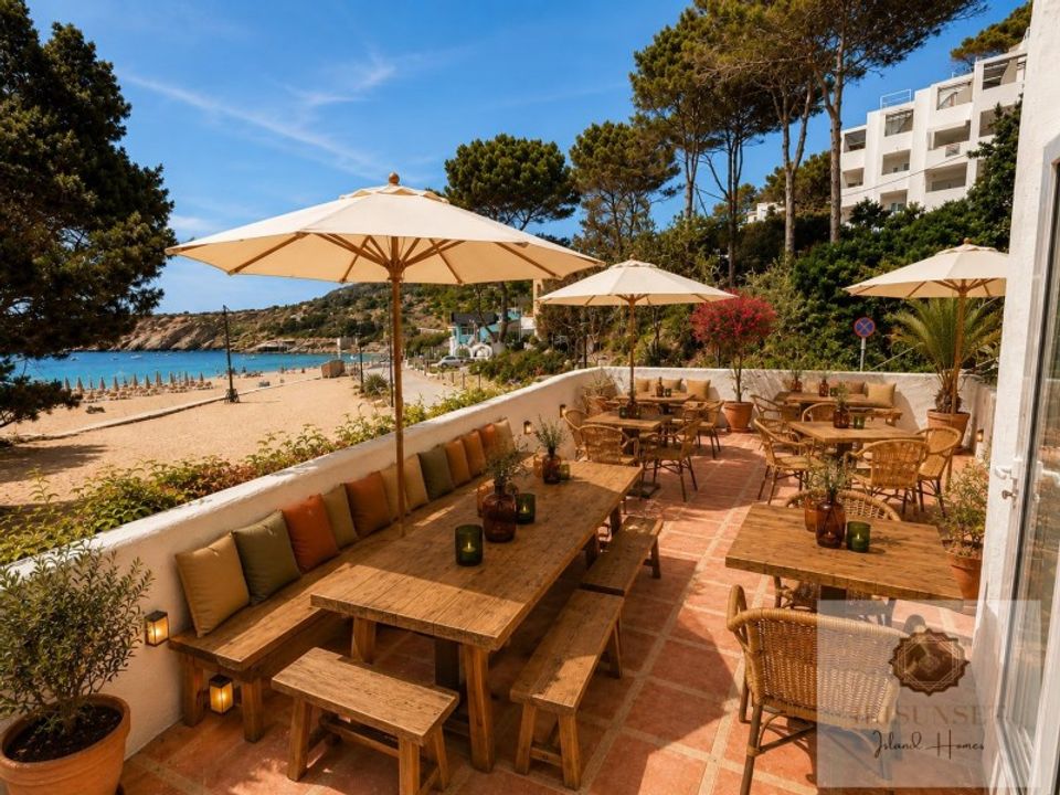 Erhvervsejendom i Cala Vadella, Ibiza - foto 1