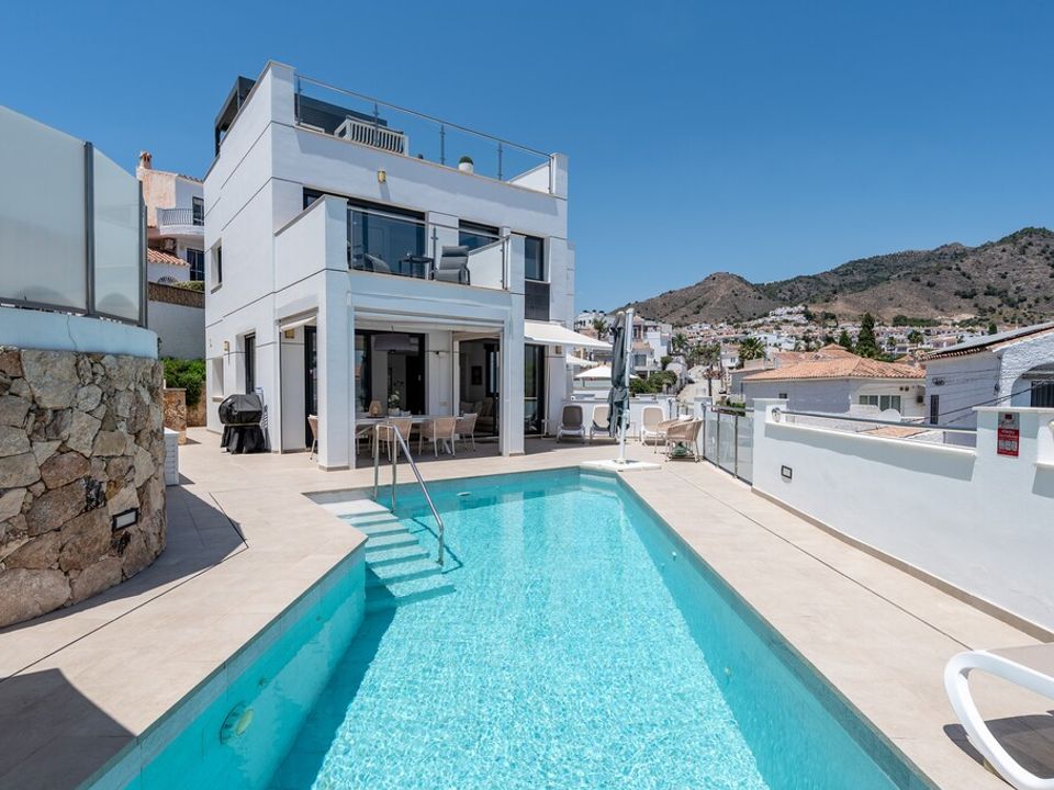 Villa i Nerja, Malaga - foto 1