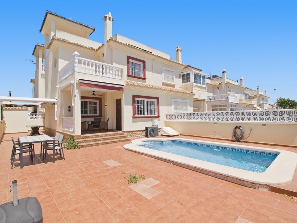 Villa i Torre de la Horadada, Alicante - foto 1