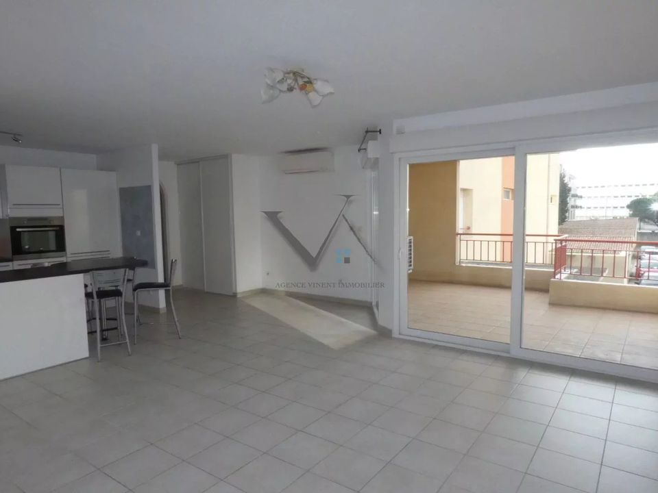 Apartment in Montelimar, Drome - photo 2
