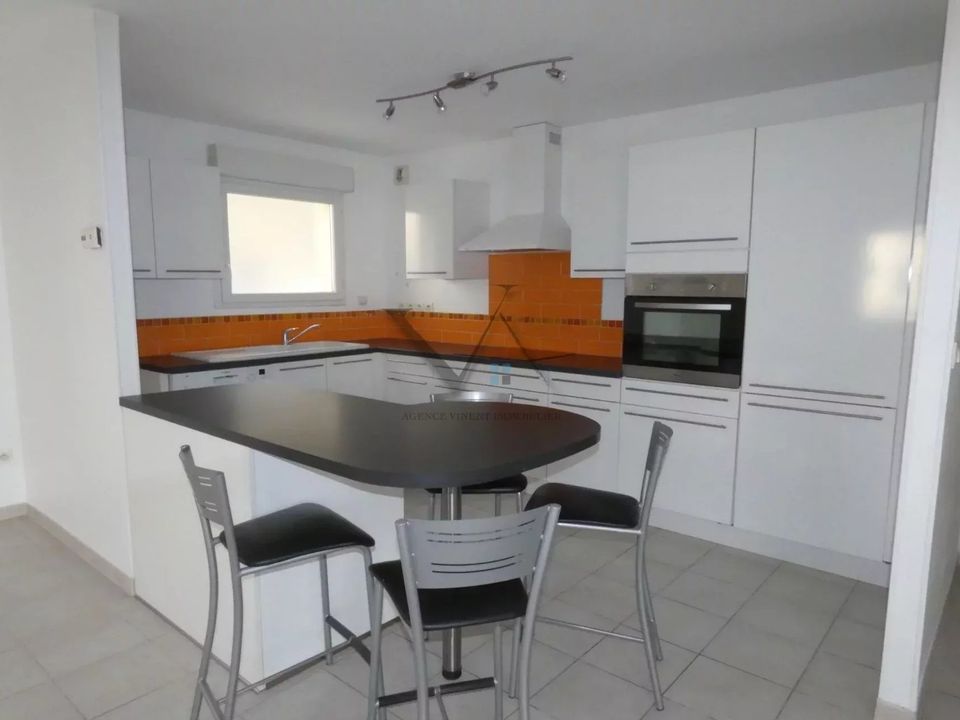 Apartment in Montelimar, Drome - photo 3