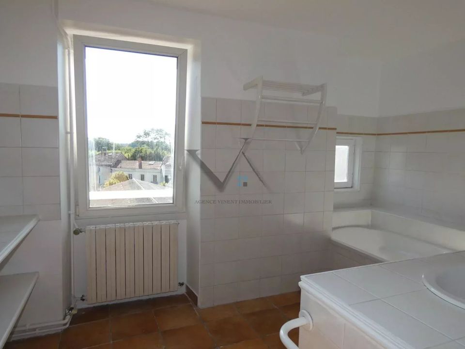Apartment in Montelimar, Drome - photo 4