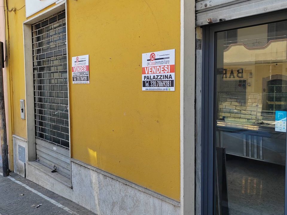 Erhvervsejendom i Ceccano, Frosinone - foto 3