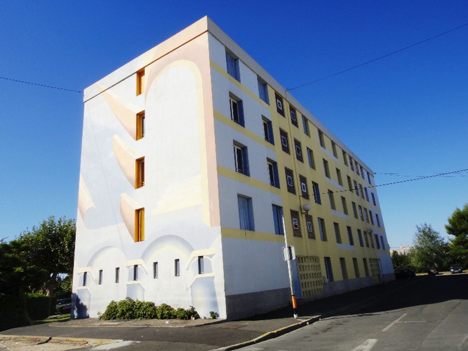 Apartment in L'Isle-sur-la-Sorgue, Vaucluse - photo 2
