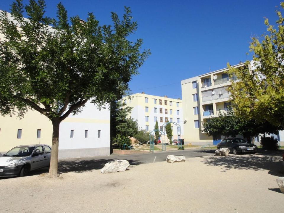 Apartment in L'Isle-sur-la-Sorgue, Vaucluse - photo 3