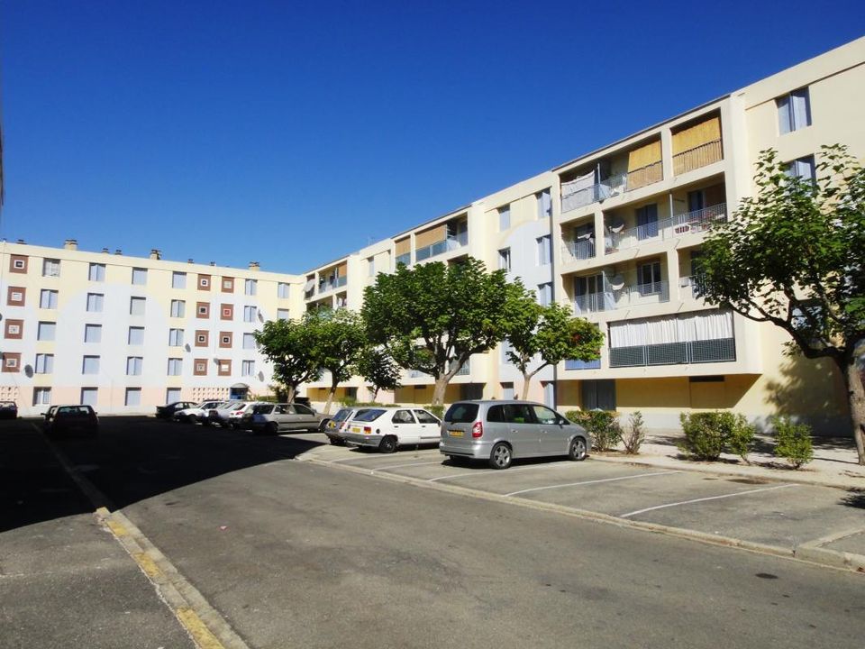 Apartment in L'Isle-sur-la-Sorgue, Vaucluse - photo 4