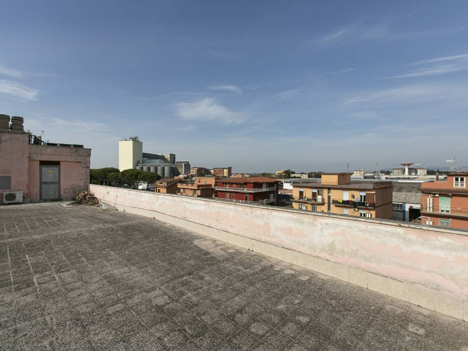 L'establiment comercial a Pomezia, Rome - foto 3