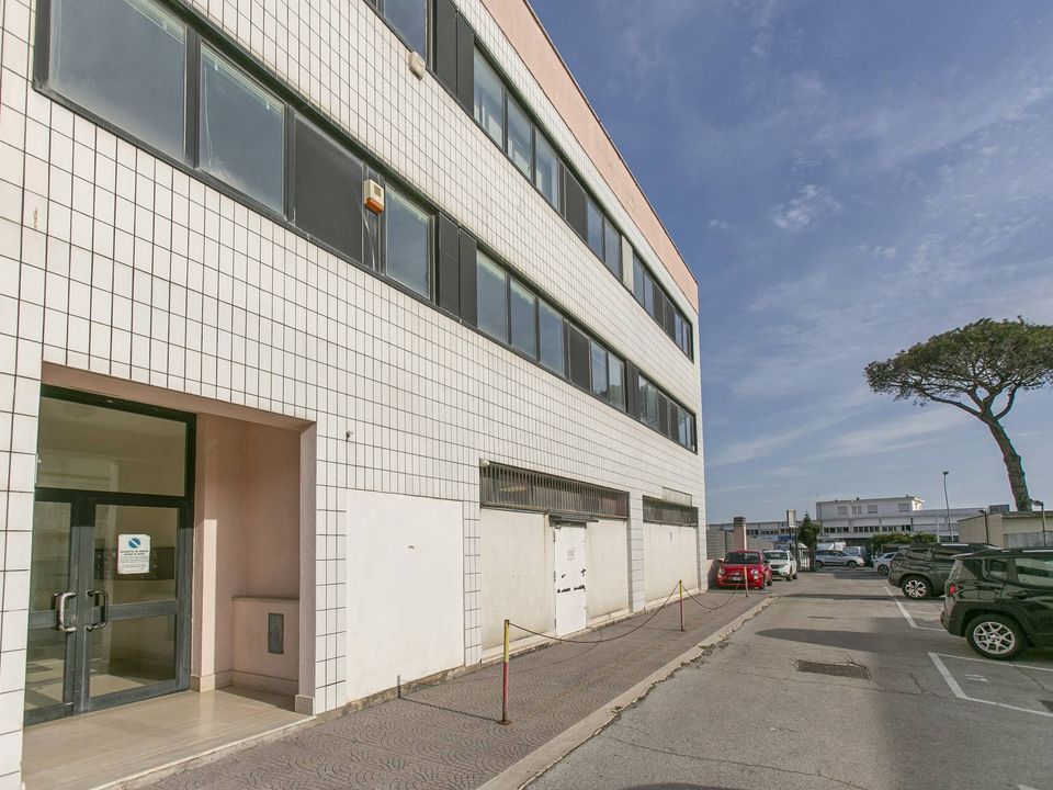 L'establiment comercial a Pomezia, Rome - foto 4