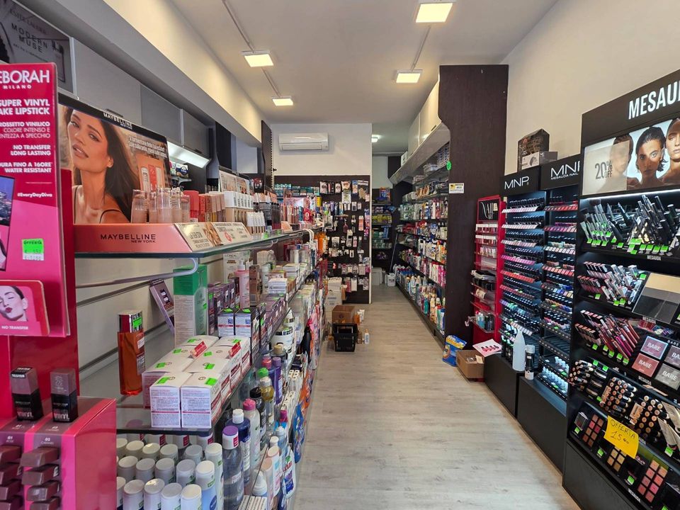 Erhvervsejendom i Pomezia, Rome - foto 2
