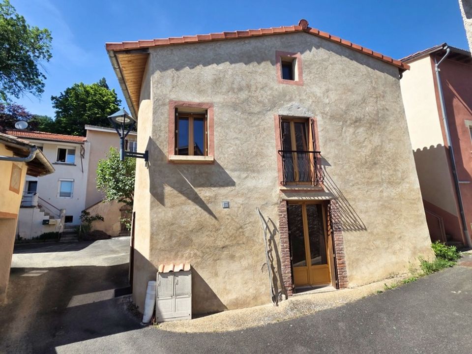 Villa in Saint-Bonnet-lès-Allier, Puy-de-Dome - foto 1