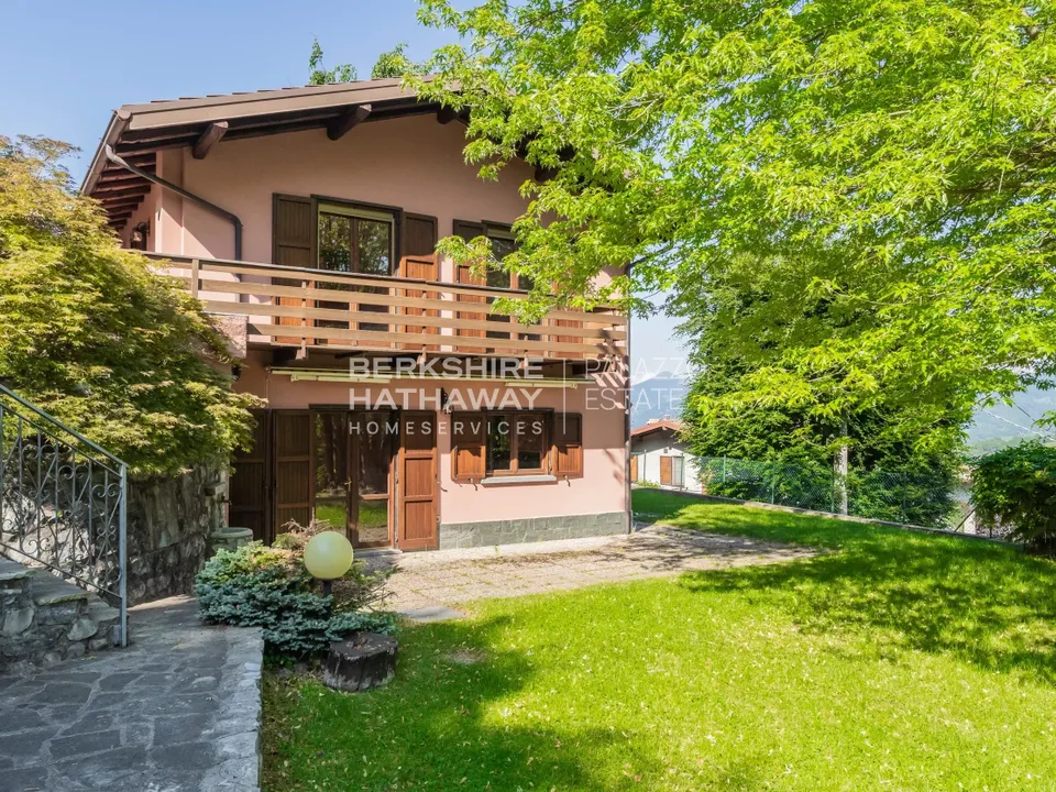 Villa i Alta Valle Intelvi, Como - foto 1