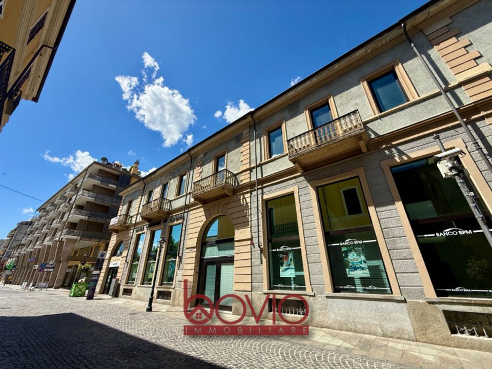 Erhvervsejendom i Chivasso, Turin - foto 3