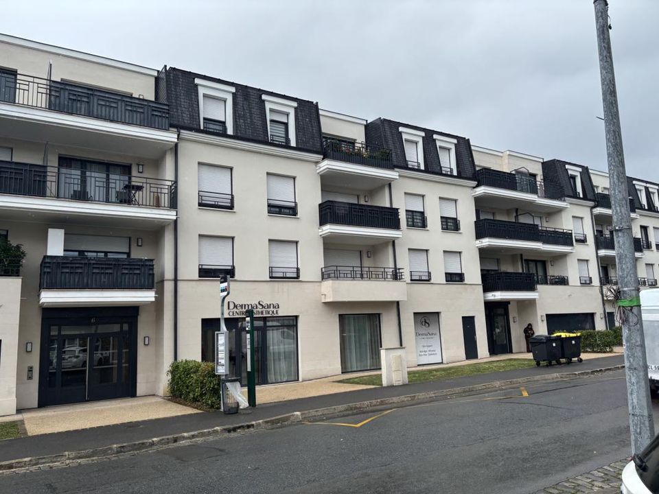 Lejlighed i Sainte-Geneviève-des-Bois, Essonne - foto 1