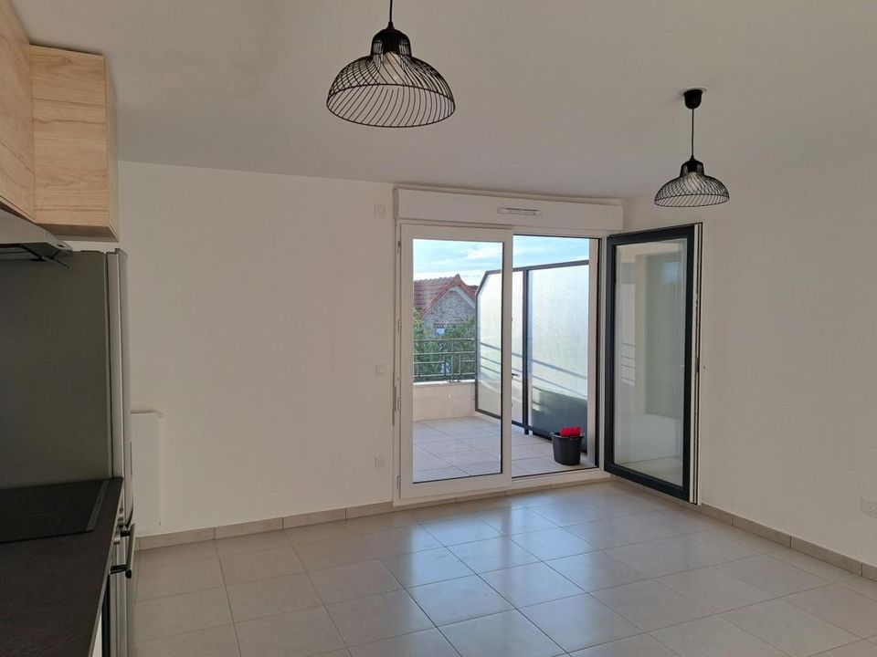 Lejlighed i Sainte-Geneviève-des-Bois, Essonne - foto 2
