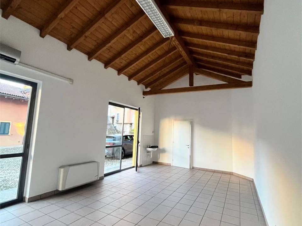 Erhvervsejendom i Verbania, Verbano Cusio Ossola - foto 1