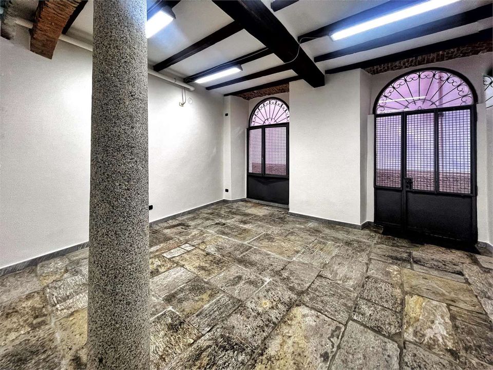 Erhvervsejendom i Verbania, Verbano Cusio Ossola - foto 1