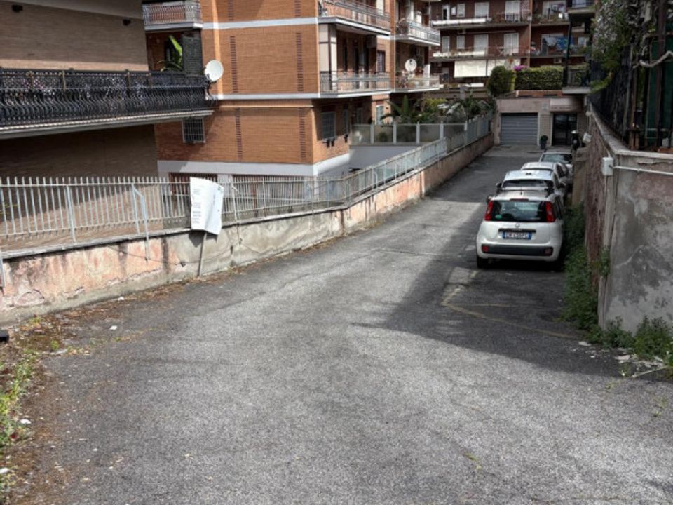 Garage i Rome, Rome - foto 3