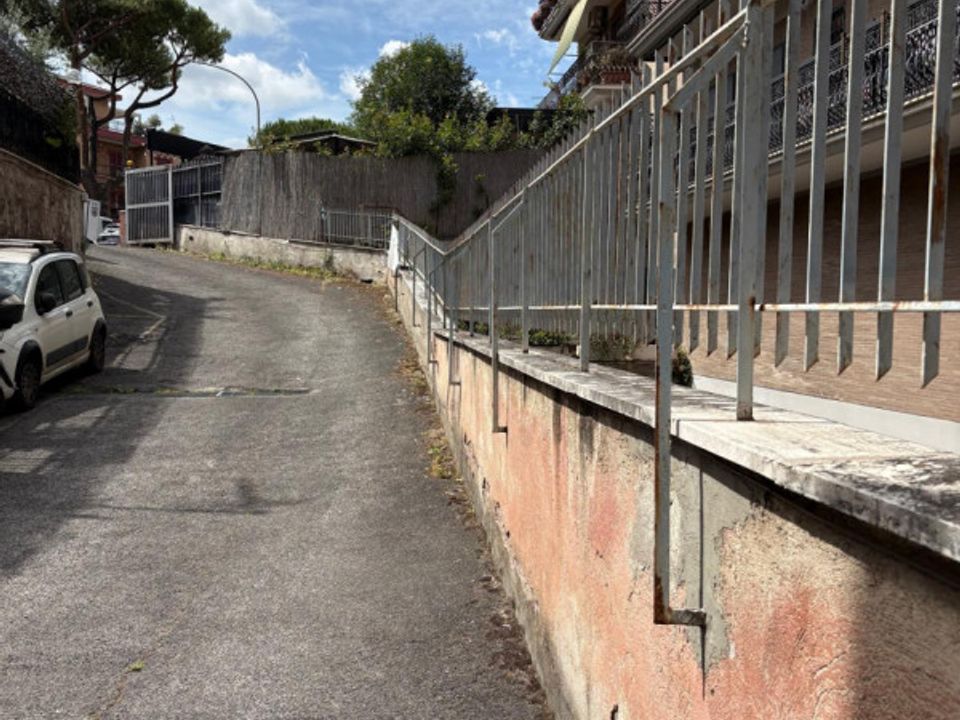 Garage i Rome, Rome - foto 5