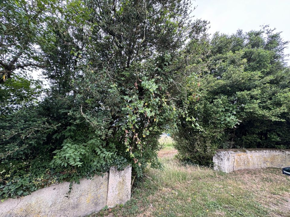 Helårsgrund i Aigre, Charente - foto 1