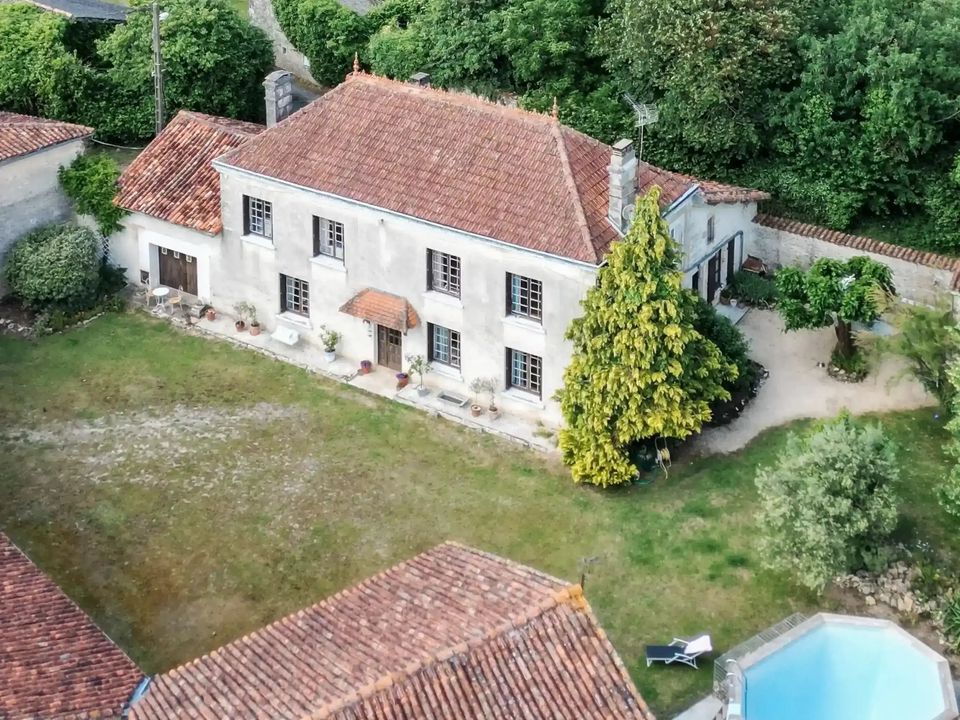 Casa de pueblo en Courcome, Charente - foto 1