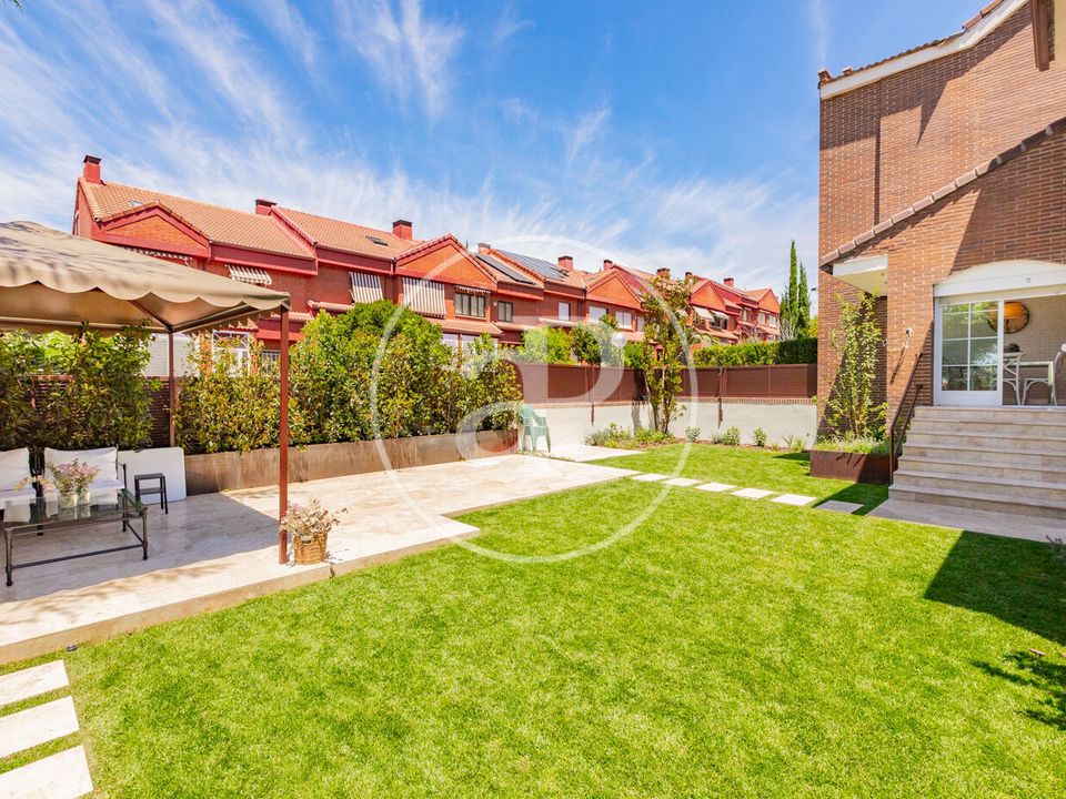 Villa in Las Rozas De Madrid, Madrid - photo 2