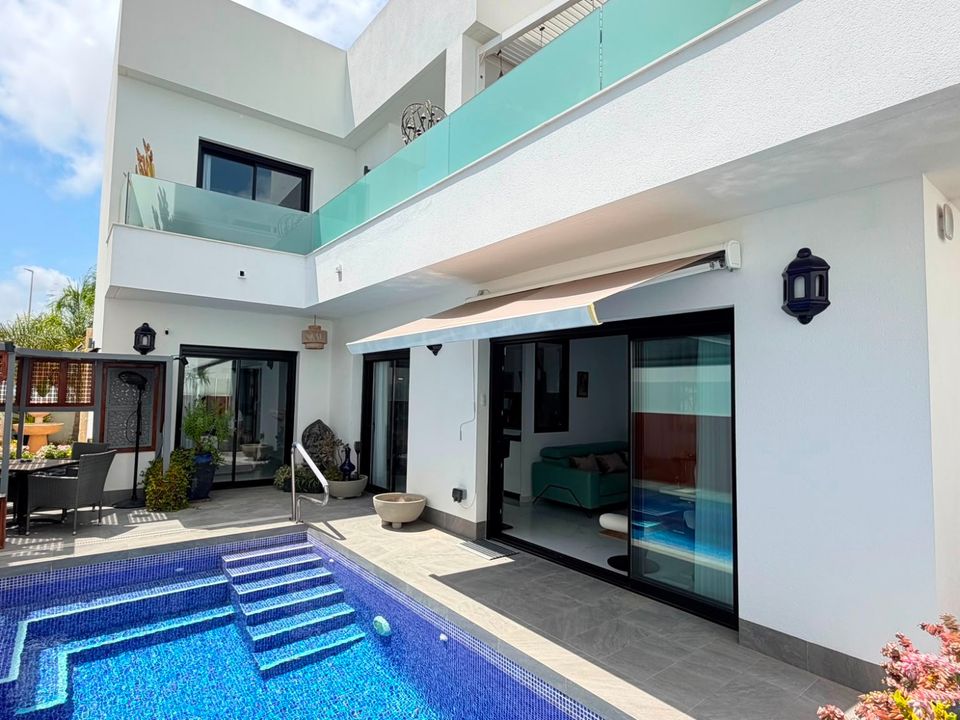 Villa i Los Montesinos, Alicante - foto 1