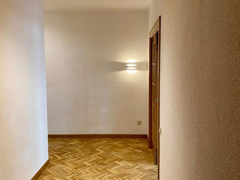 Apartment in Valencia, Valencia - photo 3