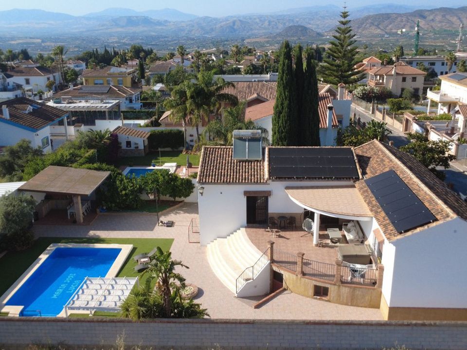Villa i Alhaurin El Grande, Malaga - foto 1