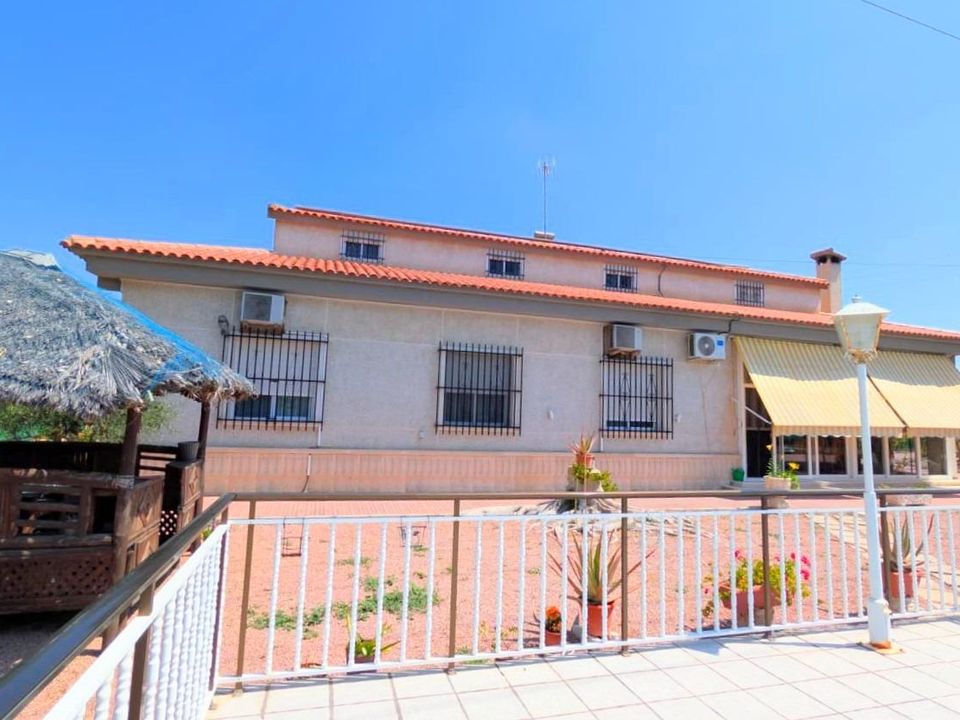 Villa - Elche, Alicante - photo 1