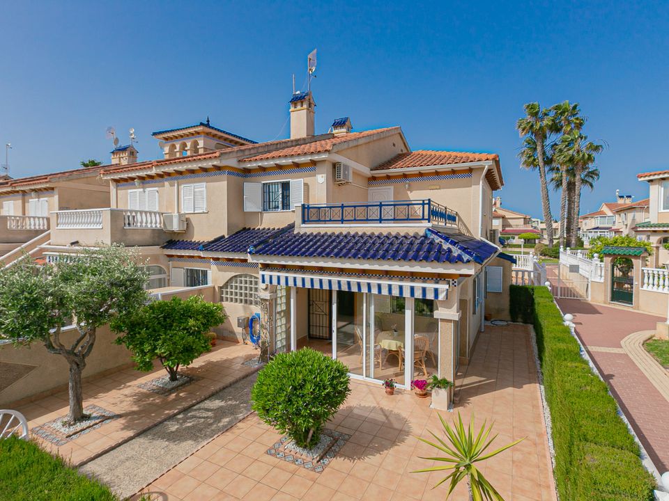 Byhus i Playa Flamenca, Alicante - foto 1