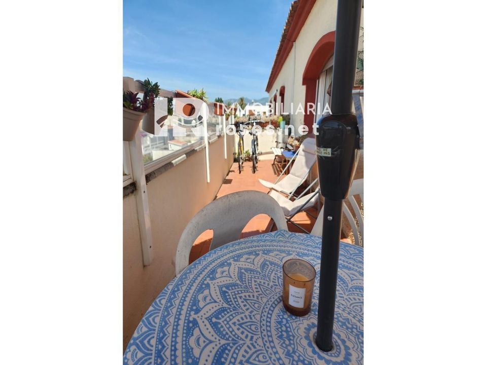 Lejlighed i Empuriabrava, Gerona - foto 1