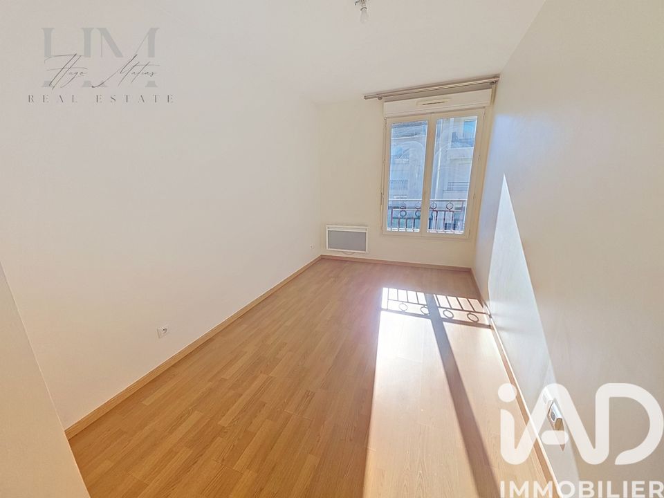 Apartment in Pontault-Combault, Seine-et-Marne - photo 4