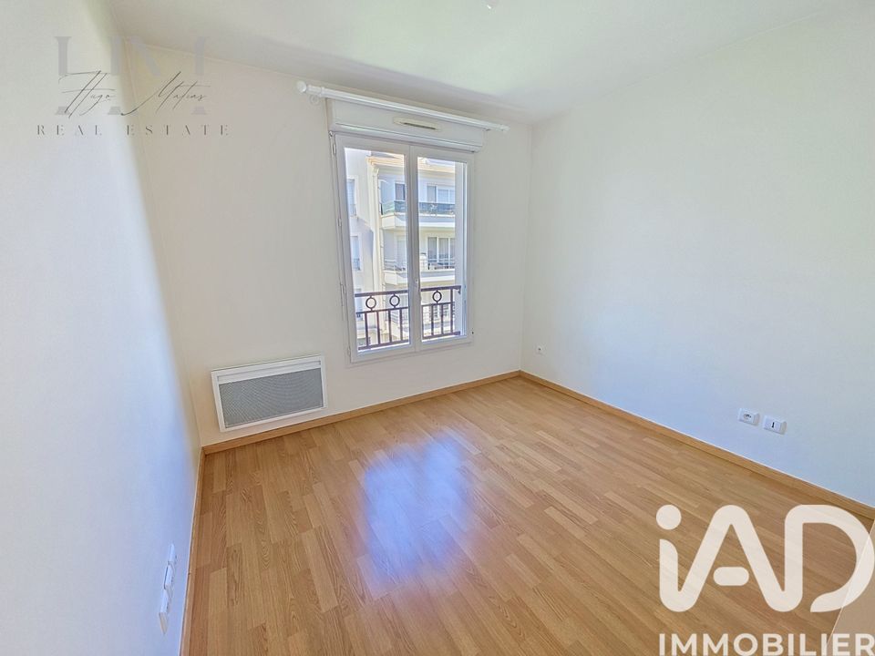 Apartment in Pontault-Combault, Seine-et-Marne - photo 5
