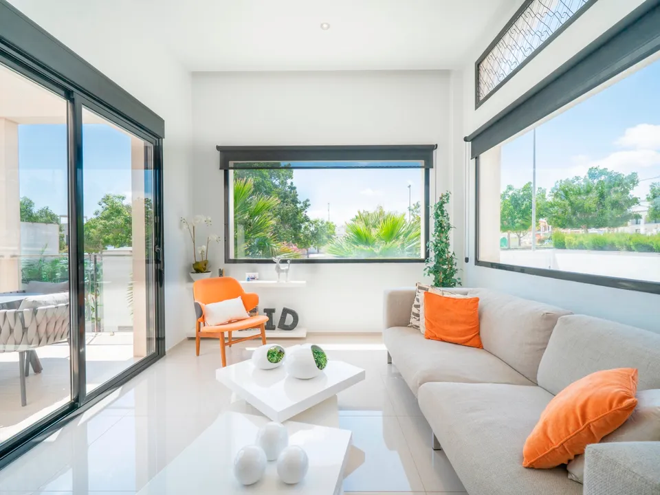 Villa - Ciudad Quesada, Alicante - photo 4